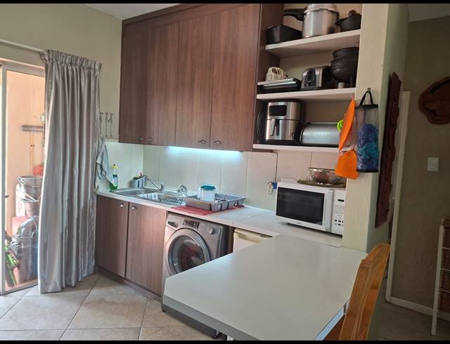 3 BEDROOM APARTMENT FOR SALE IN ASTON BAY